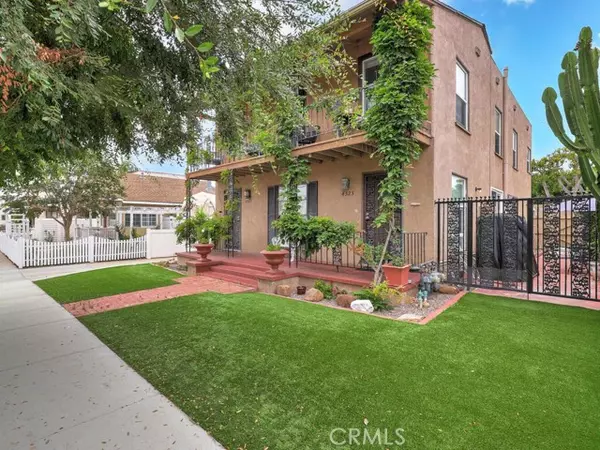 Long Beach, CA 90814,4523 E 3rd ST