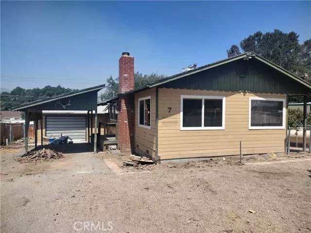 7 Pioneer PL, Bodfish, CA 93205