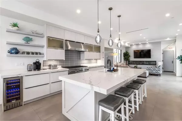 Huntington Beach, CA 92648,632 Indianapolis AVE