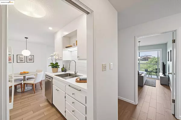 Berkeley, CA 94704,2 Panoramic Way 105
