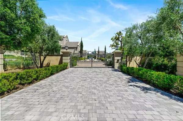 Bradbury, CA 91008,18 Dovetail LN