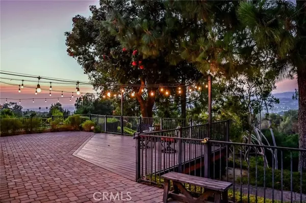 Anaheim Hills, CA 92807,6587 E VIA ARBOLES