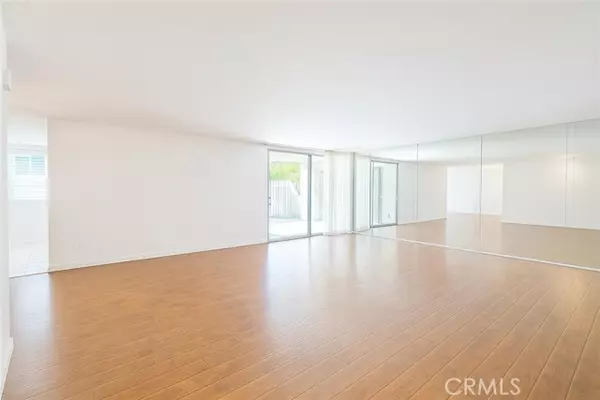 Encino, CA 91316,5301 Balboa BLD E11