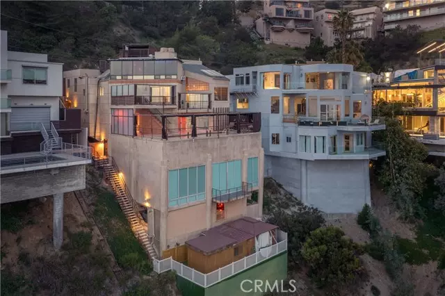 2189 B Sunset Plaza DR, Los Angeles, CA 90069