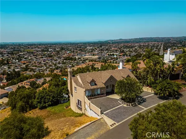 12272 Media Panorama, North Tustin, CA 92705