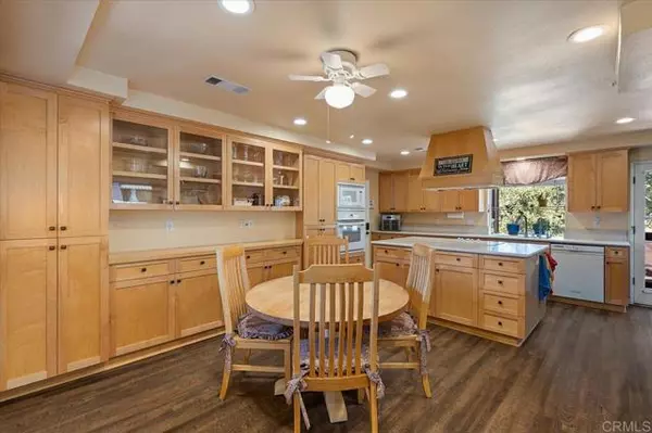 Vista, CA 92084,945 El Paseo