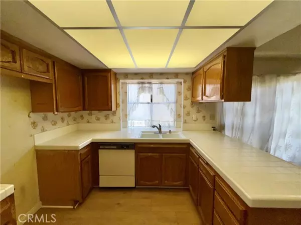Sylmar, CA 91342,14344 Foothill BLD 306