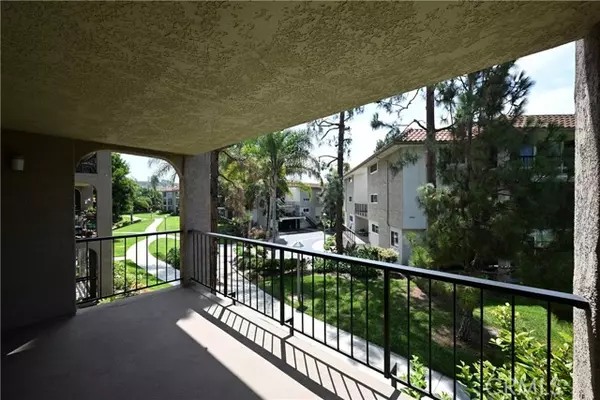 Laguna Woods, CA 92637,3241 San Amadeo 2H