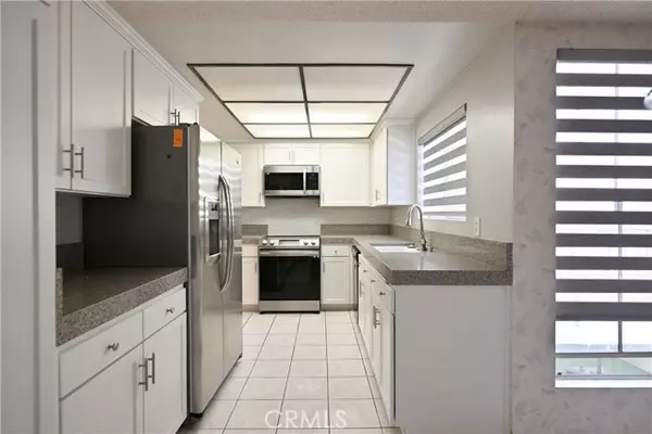 Laguna Woods, CA 92637,3241 San Amadeo 2H