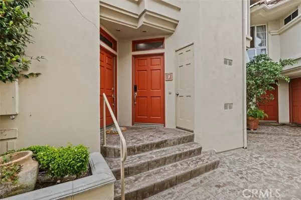 Newport Beach, CA 92663,2101 E 15th ST 7