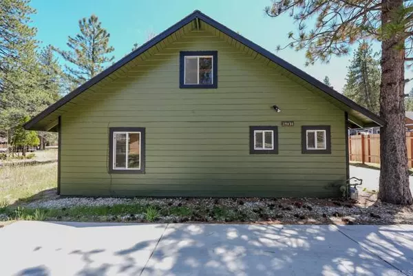 39414 Ruby LN, Big Bear Lake, CA 92315