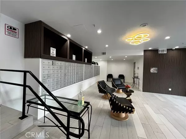 Los Angeles, CA 90024,10982 Roebling AVE 455