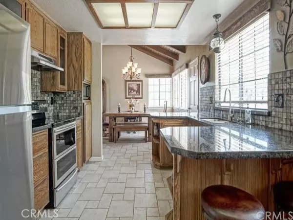 Pinon Hills, CA 92372,984 Pinon Rd