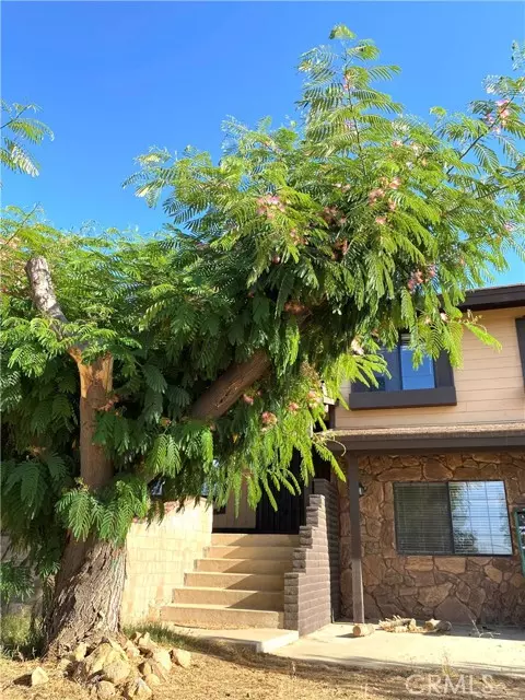 Pinon Hills, CA 92372,984 Pinon Rd