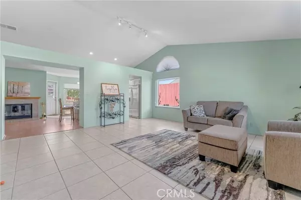 Lancaster, CA 93536,5858 Travis Paul DR