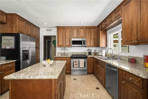 Santa Ana, CA 92701,926 Mabury ST