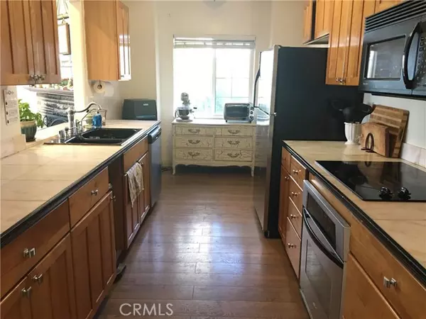 Sylmar, CA 91342,10161 Foothill BLD