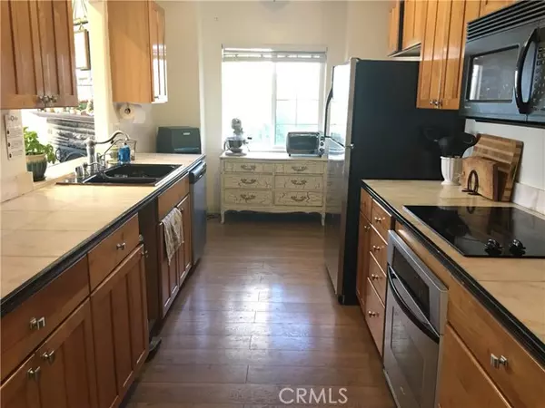 Sylmar, CA 91342,10161 Foothill BLD