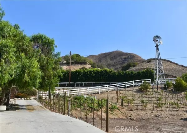 Sylmar, CA 91342,10161 Foothill BLD