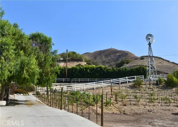 Sylmar, CA 91342,10161 Foothill BLD