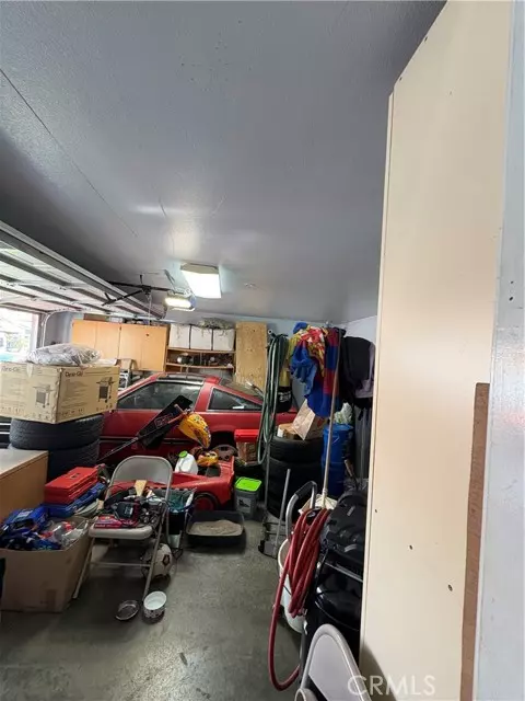 Bell Gardens, CA 90201,5542 Sun LN