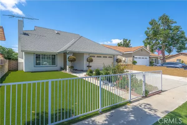 Santa Ana, CA 92704,914 S Susan ST