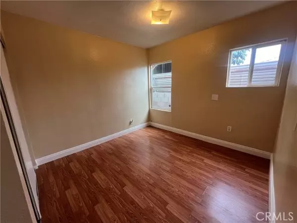 Los Angeles, CA 90003,6916 S Main ST 1/2