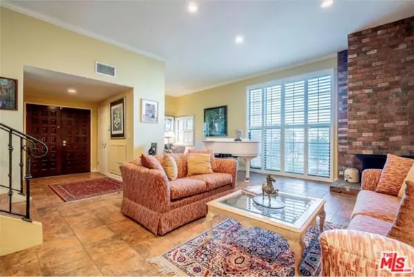 Encino, CA 91316,17174 Burbank BLD