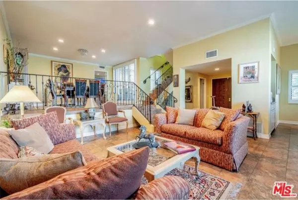 17174 Burbank BLD, Encino, CA 91316