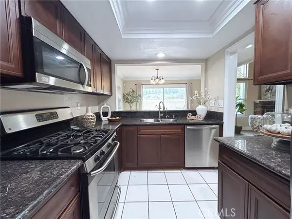 San Dimas, CA 91773,555 Canyon Hill RD