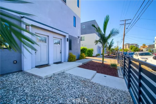 1423 New Hampshire AVE, Los Angeles, CA 90006