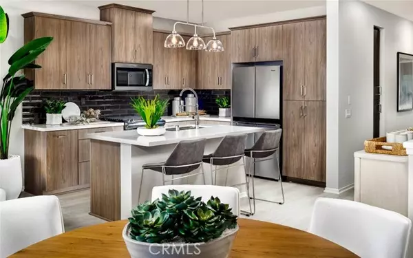 Ontario, CA 91761,4152 S S. LIMECREST PASEO 19