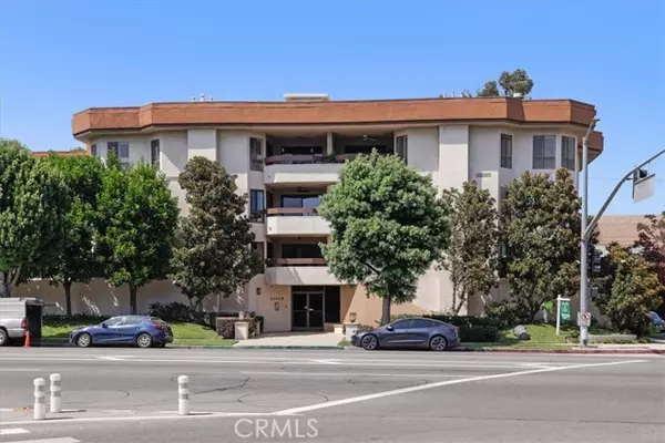 Toluca Lake, CA 91602,10409 Riverside DR 203