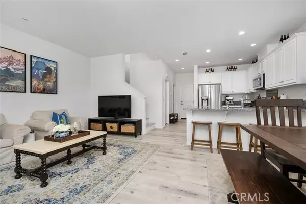 Ontario, CA 91762,3277 E Wild Horse Privado 4