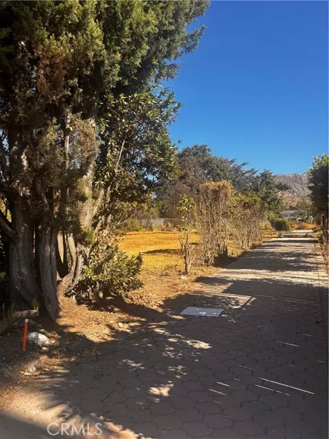 1201 E Altadena DR, Altadena, CA 91001