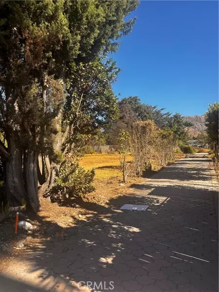 1201 E Altadena DR, Altadena, CA 91001