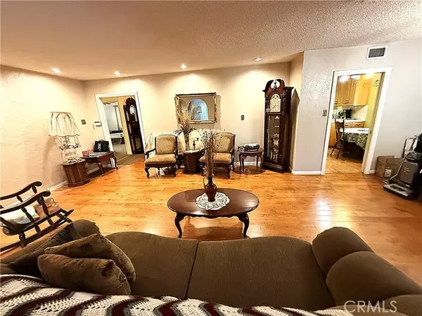 San Fernando, CA 91340,956 N Workman ST