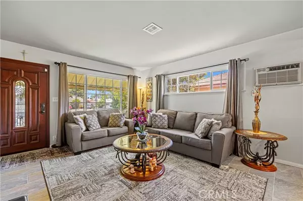 Winnetka, CA 91306,7463 Mason AVE