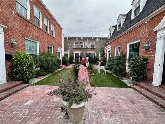Los Angeles, CA 90028,1760 N Las Palmas AVE