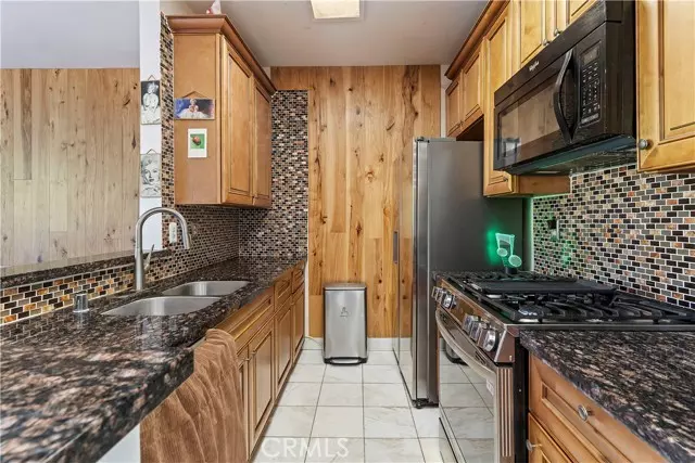 Van Nuys, CA 91405,13903 Sherman WAY 14