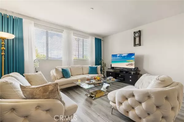 Van Nuys, CA 91405,13951 Sherman WAY 301