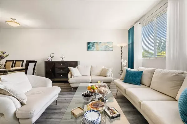 Van Nuys, CA 91405,13951 Sherman WAY 301