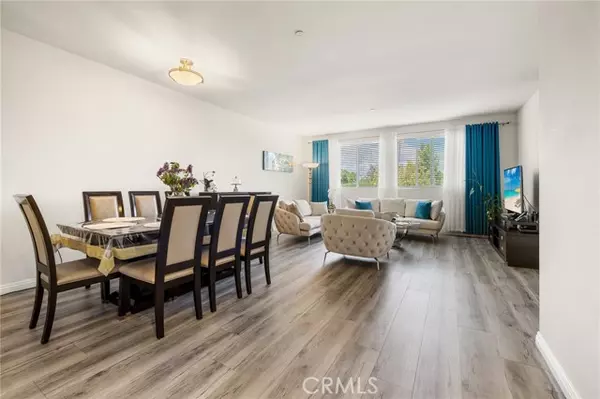 Van Nuys, CA 91405,13951 Sherman WAY 301