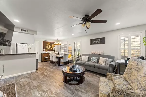 Saugus, CA 91350,22617 Copper Hill DR 121