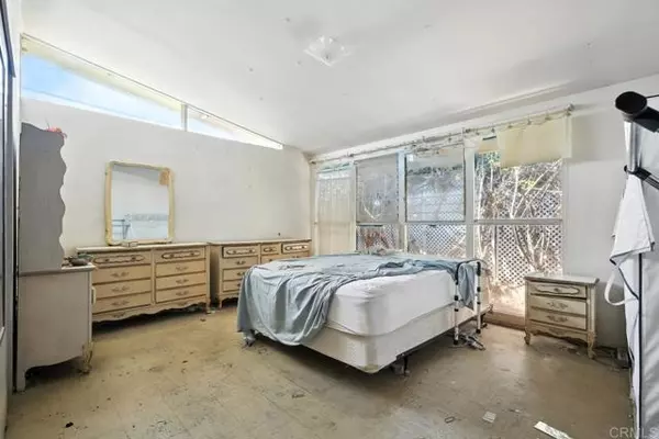 Chula Vista, CA 91911,945 Monserate Ave