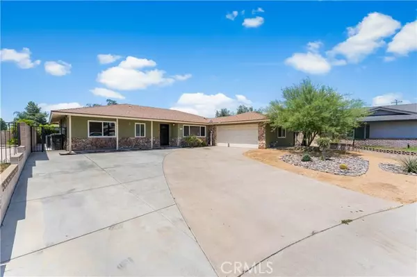 Fontana, CA 92335,9916 Toyon AVE