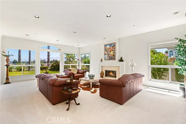 Laguna Hills, CA 92653,25191 Rockridge RD