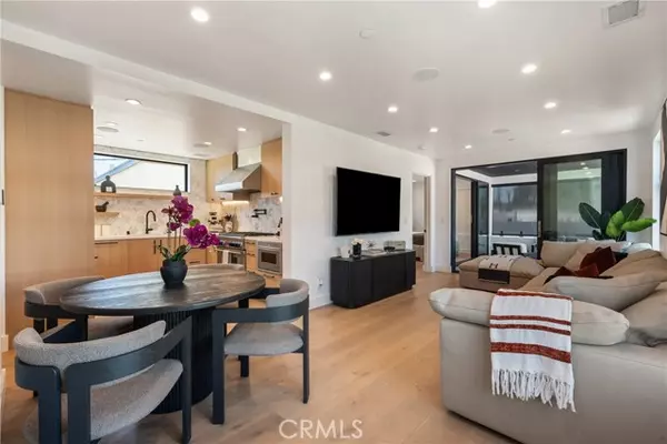 Corona Del Mar, CA 92625,521 1/2 Iris AVE