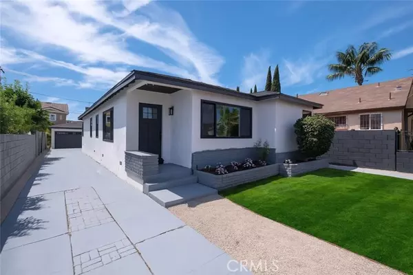 Hawthorne, CA 90250,3834 W 116th ST