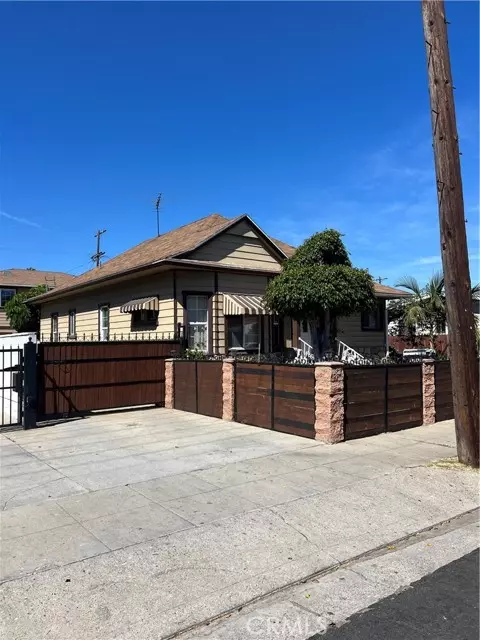 995 E 55th ST, Los Angeles, CA 90011